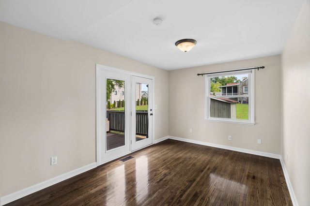 307 24th St, Old Hickory, TN 37138