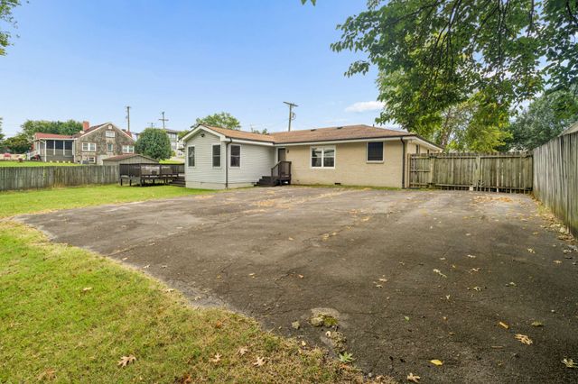 307 24th St, Old Hickory, TN 37138