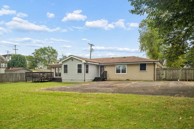 307 24th St, Old Hickory, TN 37138