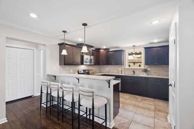 307 24th St, Old Hickory, TN 37138