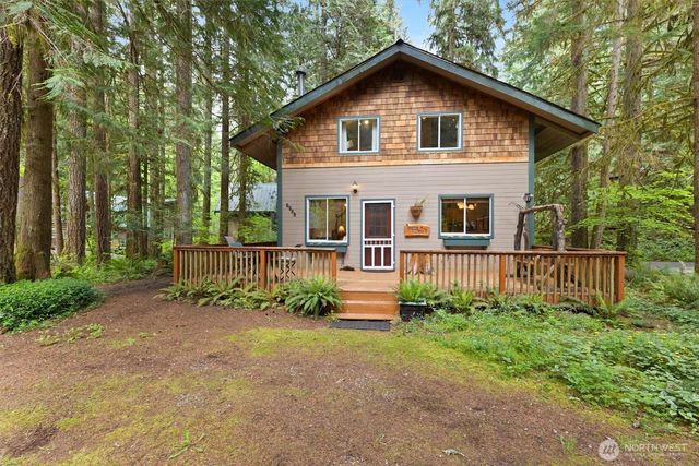 6989 Snoqualmie Place, Glacier, WA 98244