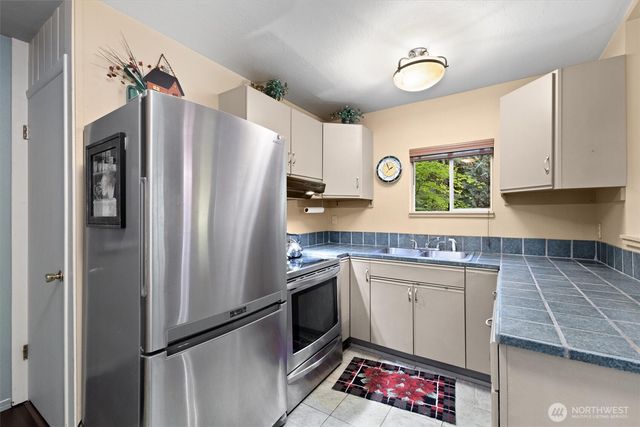 6989 Snoqualmie Place, Glacier, WA 98244