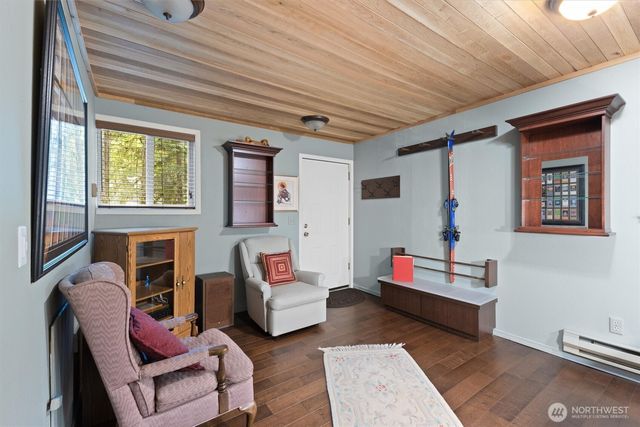 6989 Snoqualmie Place, Glacier, WA 98244