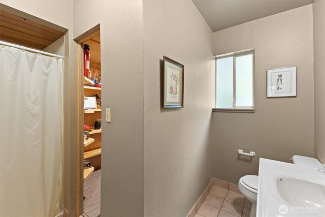 6989 Snoqualmie Place, Glacier, WA 98244