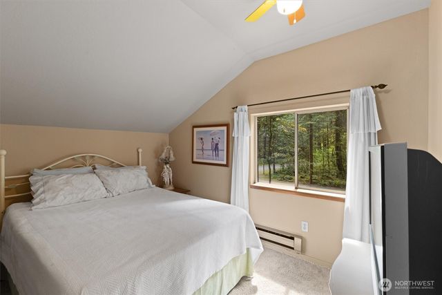 6989 Snoqualmie Place, Glacier, WA 98244
