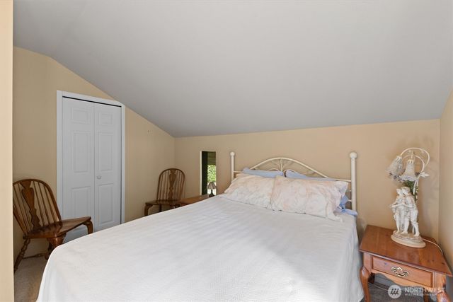 6989 Snoqualmie Place, Glacier, WA 98244