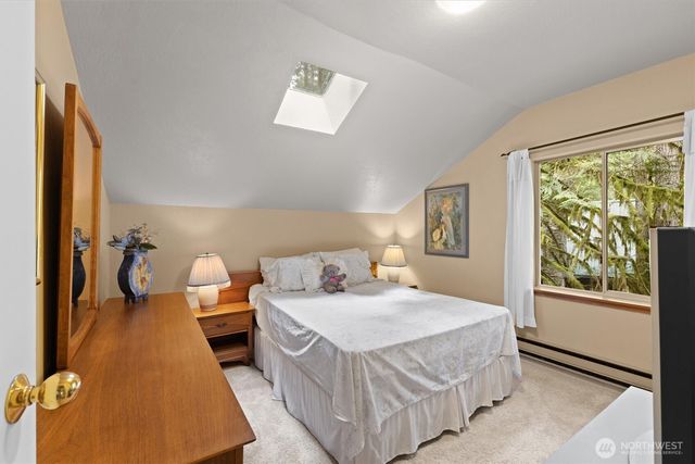 6989 Snoqualmie Place, Glacier, WA 98244