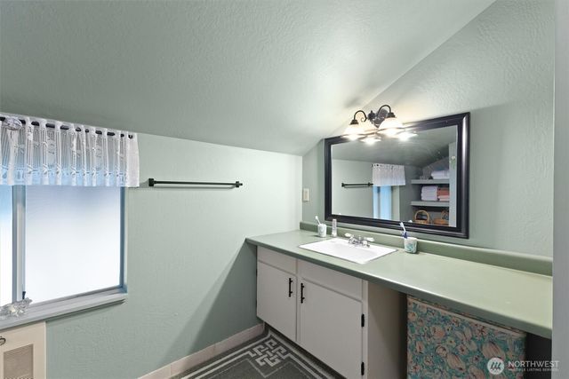6989 Snoqualmie Place, Glacier, WA 98244