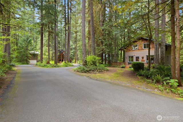 6989 Snoqualmie Place, Glacier, WA 98244