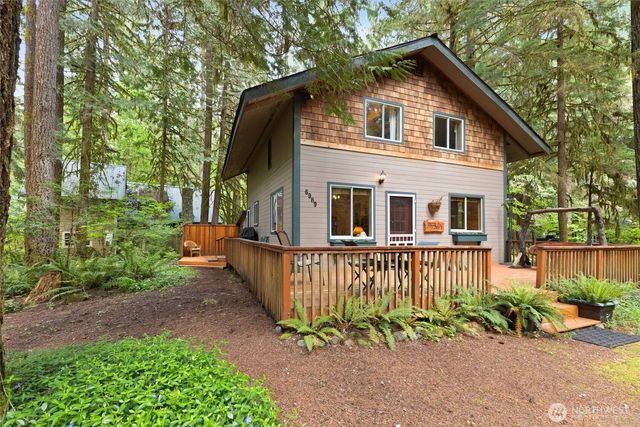 6989 Snoqualmie Place, Glacier, WA 98244