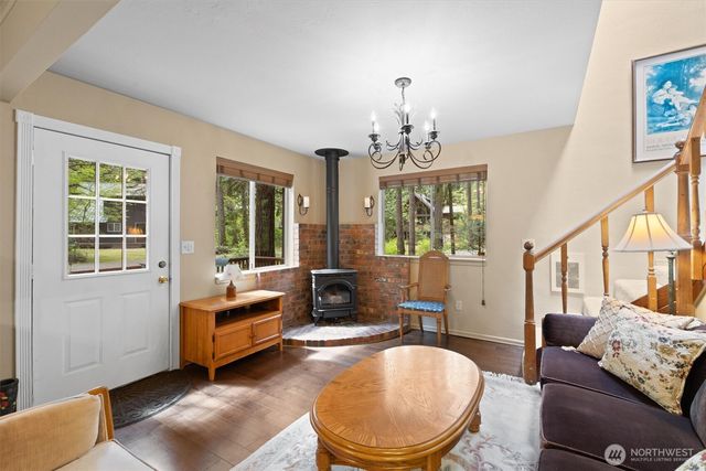 6989 Snoqualmie Place, Glacier, WA 98244
