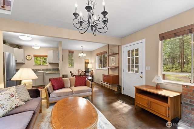 6989 Snoqualmie Place, Glacier, WA 98244