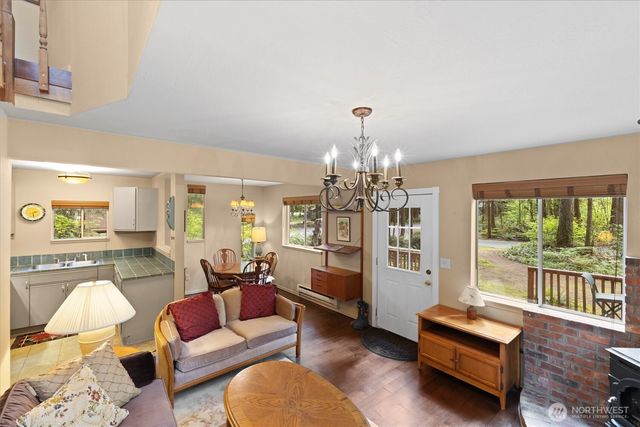 6989 Snoqualmie Place, Glacier, WA 98244