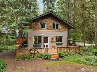 6989 Snoqualmie Place, Glacier, WA 98244