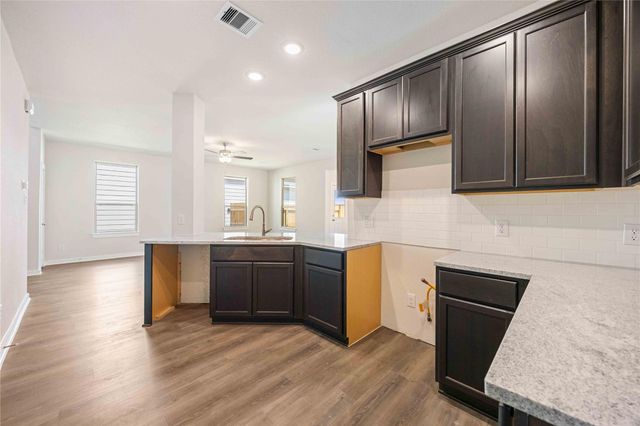 422 Tejas Village Parkway, Beasley, TX 77417