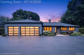2700 Middlebelt Road, West Bloomfield Charter Township, MI 48324