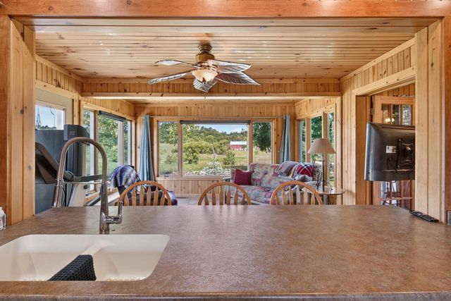 101 North AVENUE, Cascade, WI 53011