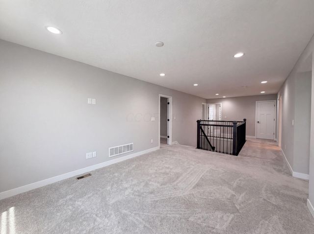 1601 Cromwill Loop, Delaware, OH 43015