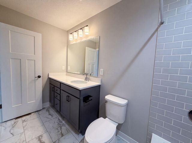 1601 Cromwill Loop, Delaware, OH 43015