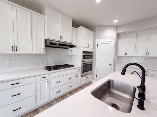 1601 Cromwill Loop, Delaware, OH 43015