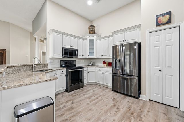 4811 Seabreeze Ln., Myrtle Beach, SC 29579