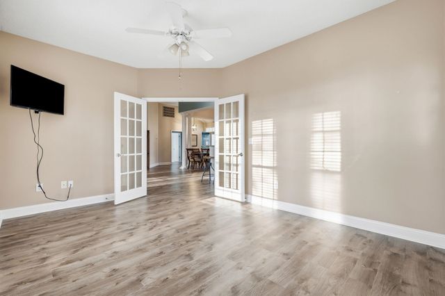 4811 Seabreeze Ln., Myrtle Beach, SC 29579