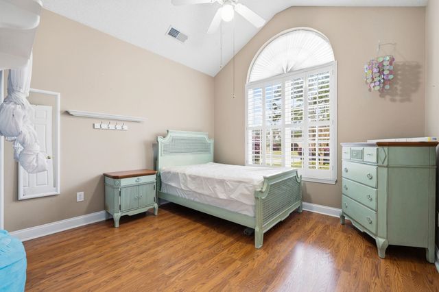 4811 Seabreeze Ln., Myrtle Beach, SC 29579