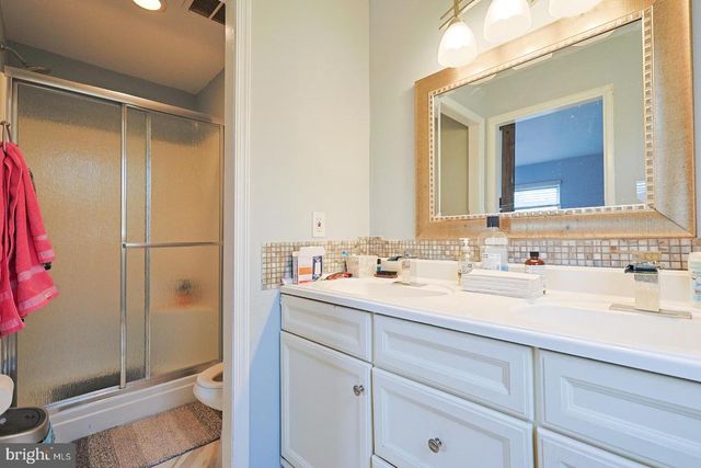 2 S SAINT GEORGE TER, Bear, DE 19701