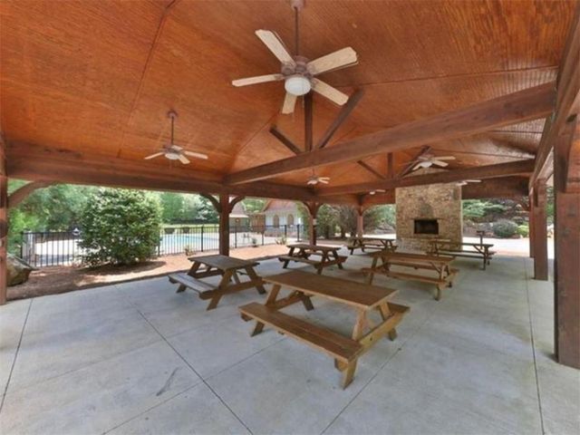 46 Somerset Lane, Cartersville, GA 30121