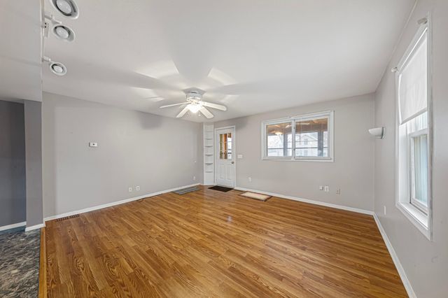 1022 3rd Avenue NW, Faribault, MN 55021
