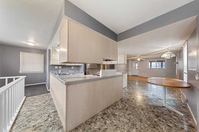 1022 3rd Avenue NW, Faribault, MN 55021