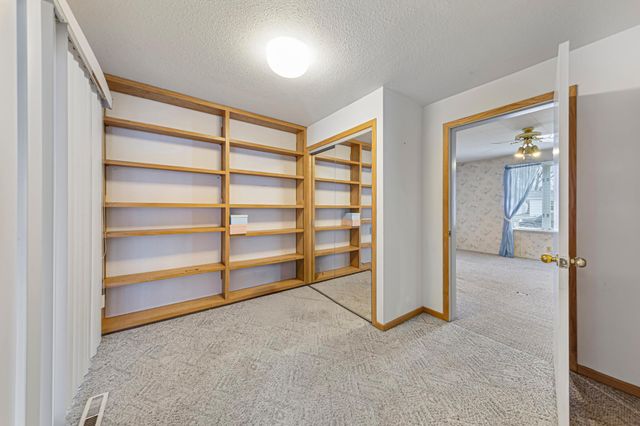 1022 3rd Avenue NW, Faribault, MN 55021