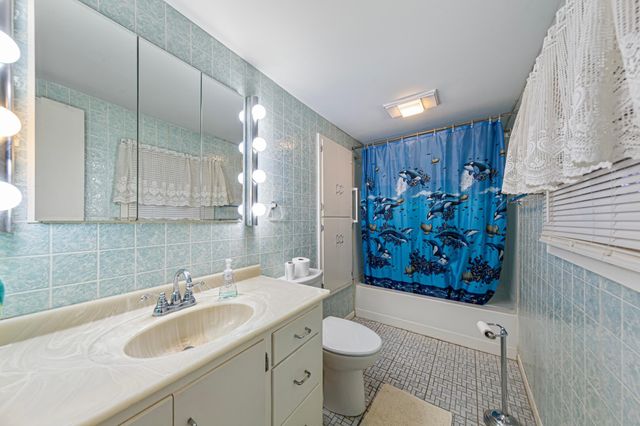 1022 3rd Avenue NW, Faribault, MN 55021