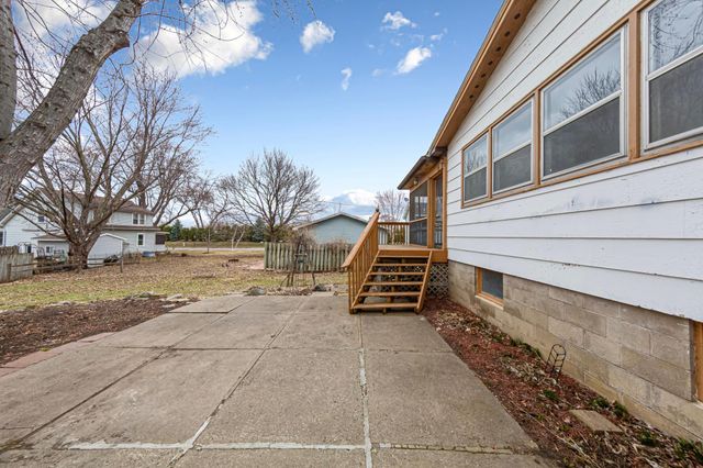 1022 3rd Avenue NW, Faribault, MN 55021