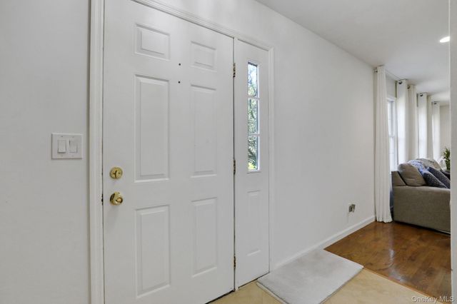 84 Palmer Circle, Poughquag, NY 12570