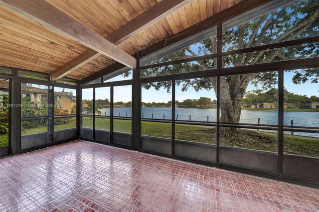 616 Briarwood Cir, Hollywood, FL 33024