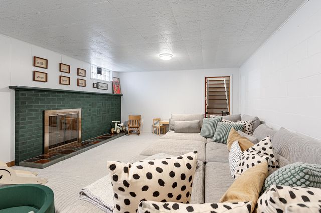 633 W Twelfth Street, Traverse City, MI 49684