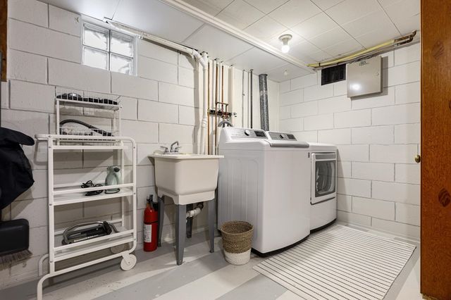 633 W Twelfth Street, Traverse City, MI 49684