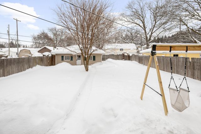 633 W Twelfth Street, Traverse City, MI 49684