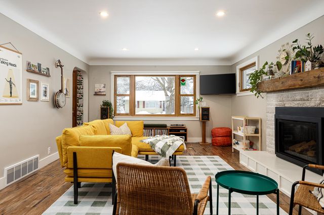 633 W Twelfth Street, Traverse City, MI 49684