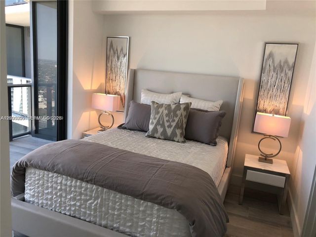 121 NE 34 St 2215, Miami, FL 33137