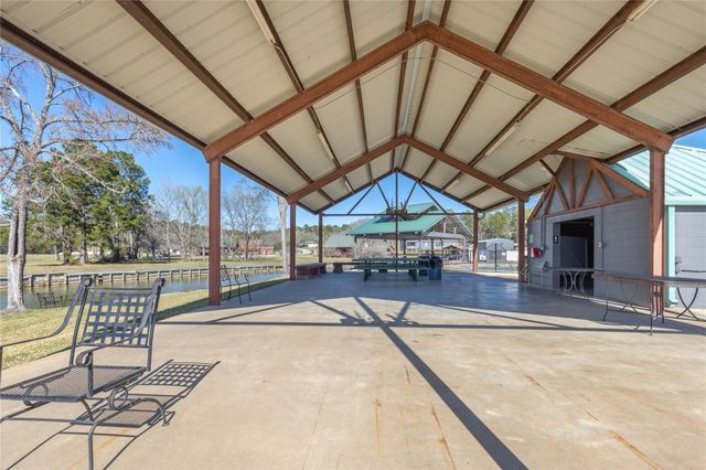 138 N Forest Drive, Huntsville, TX 77340