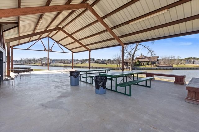 138 N Forest Drive, Huntsville, TX 77340