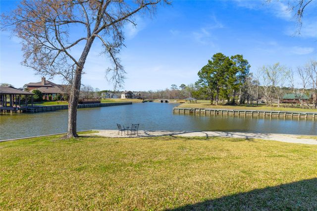 138 N Forest Drive, Huntsville, TX 77340