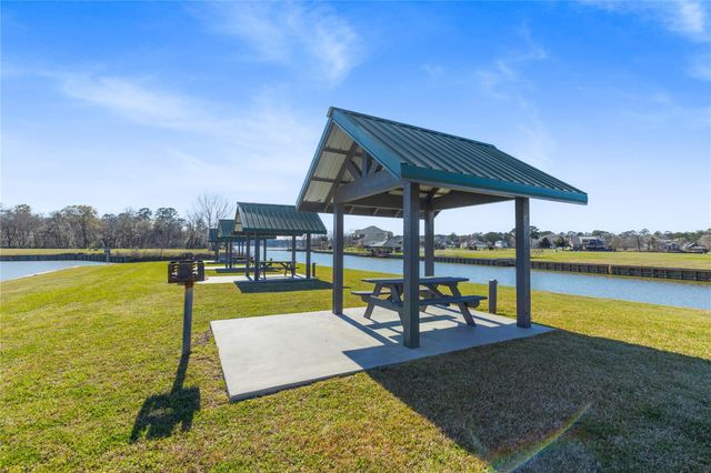 138 N Forest Drive, Huntsville, TX 77340