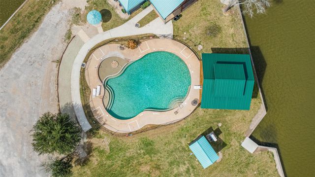 138 N Forest Drive, Huntsville, TX 77340