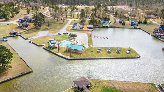 138 N Forest Drive, Huntsville, TX 77340