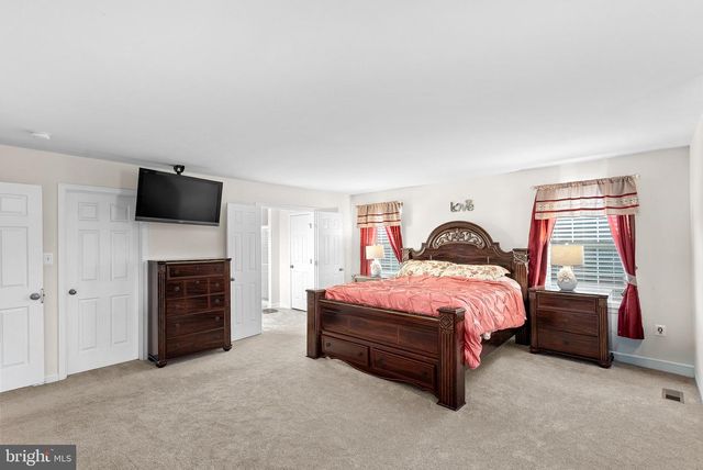 182 SPARKLING BROOK RD, Ranson, WV 25438