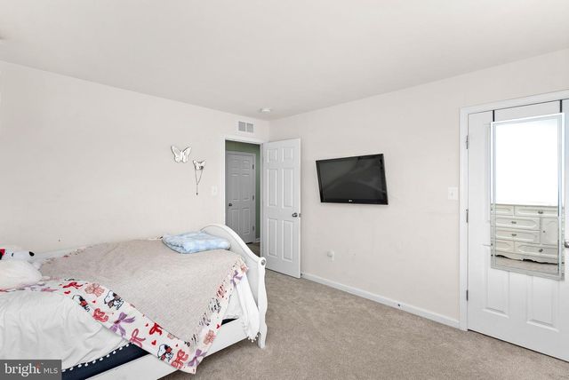 182 SPARKLING BROOK RD, Ranson, WV 25438