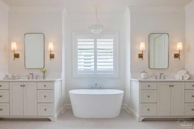 5677 Highland Lake Dr, Milton, FL 32583